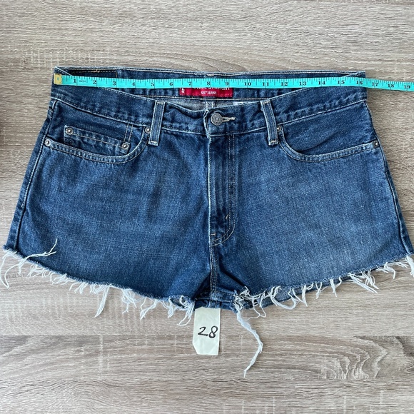Vintage Levi's 529 medium rise denim cutoff shorts - Picture 4 of 12